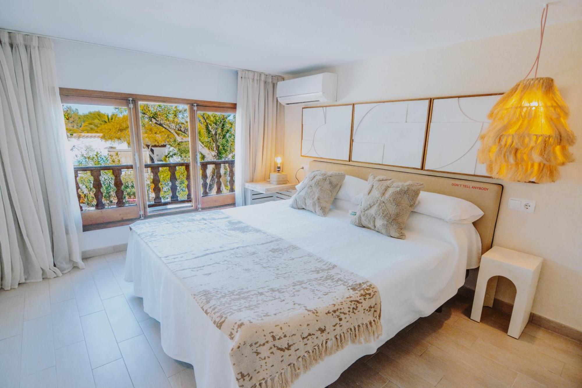 Aparthotel Secret Oasis Ibiza-Only Adults Sant Antoni de Portmany Esterno foto