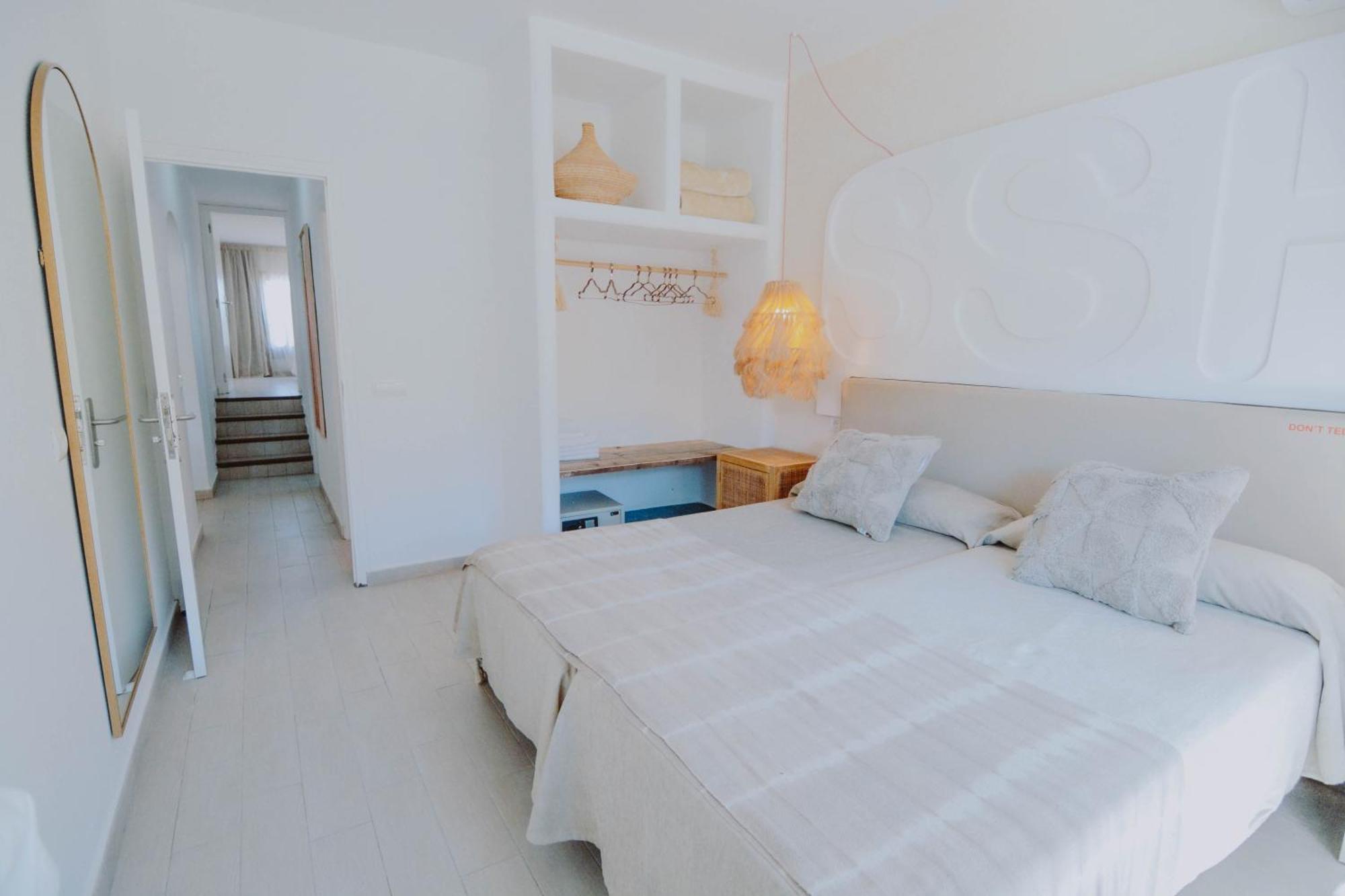 Aparthotel Secret Oasis Ibiza-Only Adults Sant Antoni de Portmany Esterno foto